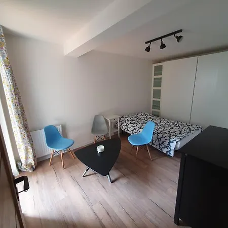 Bez Korkow Wokol Wroclawia Apartmán *